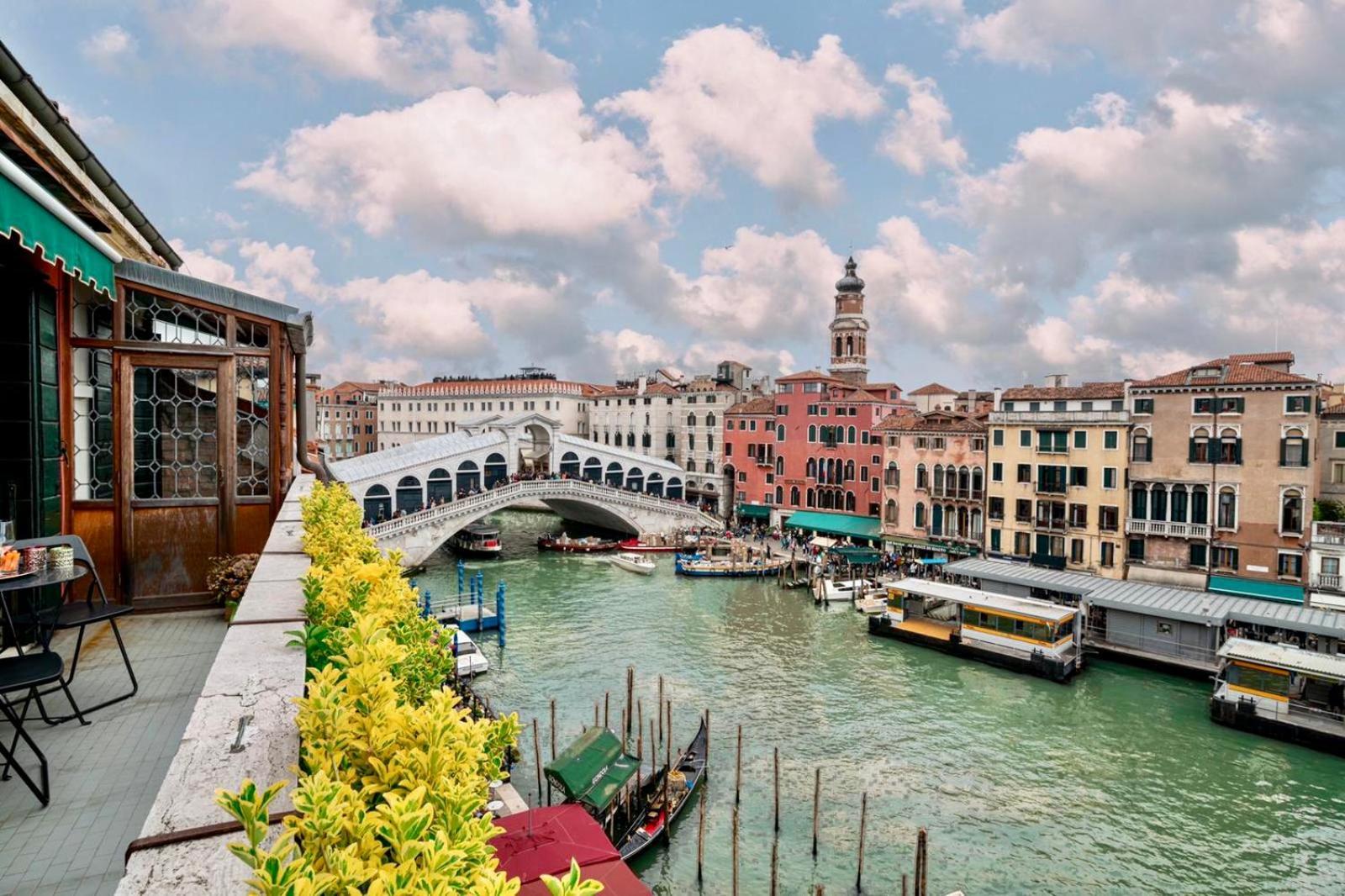 Rialto Terrace On The Grand Canal Venice Exterior photo