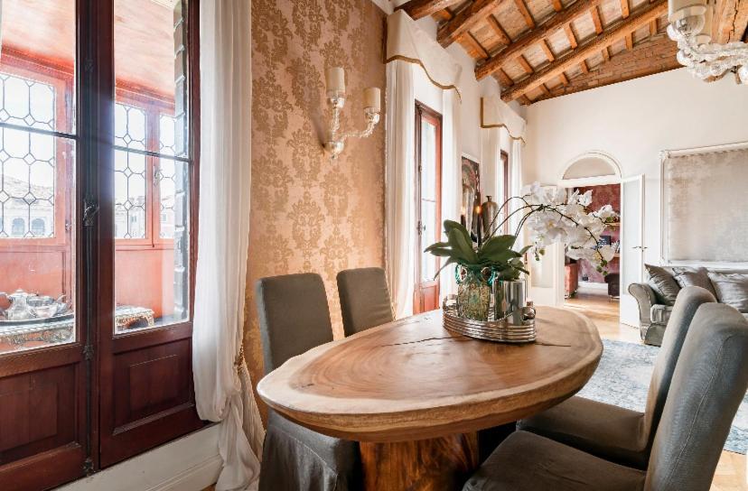 Rialto Terrace On The Grand Canal Venice Exterior photo